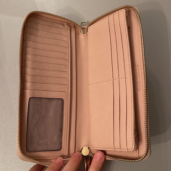 Michael Kors Jet Set Travel Continental Wristlet Purse for Women Leather, Ballet - Picture 3 of 3